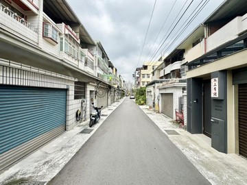 北太平稀有｜大地坪前院花園｜臨路雙車孝親透天｜台中市太平區宜欣三街