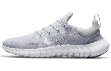 WMNS FREE RUN 5.0 PURE PLATINUM METALLIC SILVER