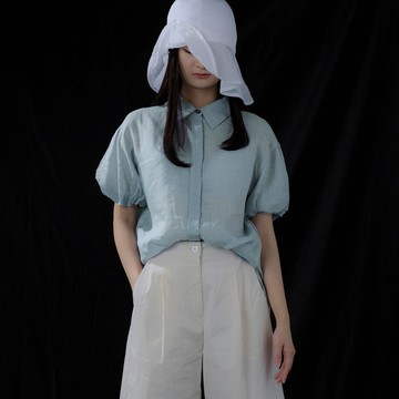 輕盈立體泡袖襯衫