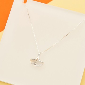 s925銀項鏈女銀杏葉吊墜鎖骨鏈簡約個性小眾設計送女友生日禮物