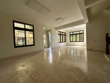 新竹香山高中青青草園旁社區型別墅5房2車位｜新竹市香山區香村路