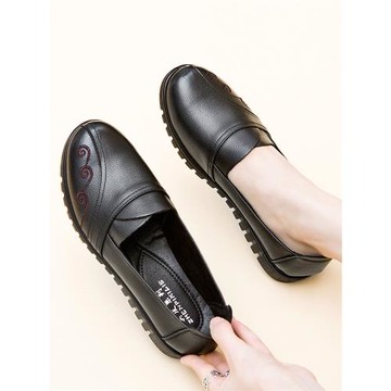 春秋款媽媽鞋真皮軟底單鞋舒適中老年女鞋老人皮鞋平底防滑奶奶鞋