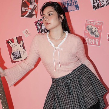 氣質荷葉領撞色針織上衣