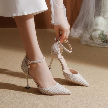 2026新款尖細跟中空高跟鞋性感通勤工作鞋單鞋加肥大碼女鞋41一43