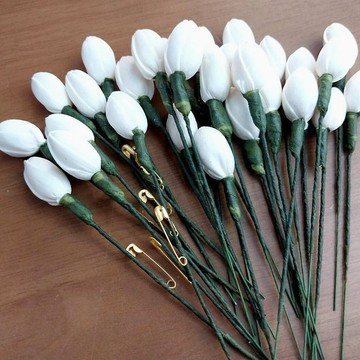 200 個花蕾、用膠帶包裹的太陽能花莖、花痴、花痴胸針
