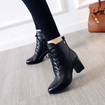 2024秋冬季短靴女靴子英倫風系帶尖頭加絨百搭側拉鏈短筒靴馬丁靴