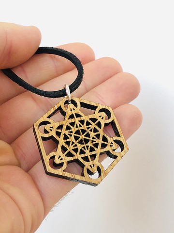 Metatrons 立方體橡木激光切割吊墜