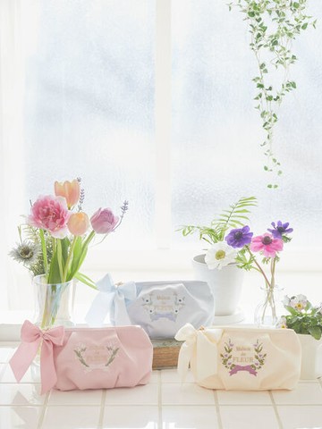 春日花圈系列刺繡緞帶手拿包(8A41FJJ2300) - Maison de FLEUR