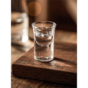 白酒杯家用玻璃酒杯套裝6個洋酒杯子小號一口杯2兩烈酒子彈杯中式