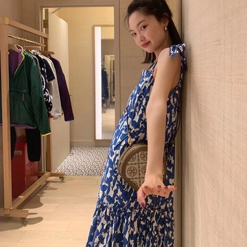 小眾設計寬松顯瘦無袖連衣裙2022夏季新款法式復古藍色印花吊帶裙