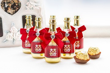 囍字香檳糖果瓶(金莎2顆入)-滿百份免費印名字 婚禮小物 桌上禮