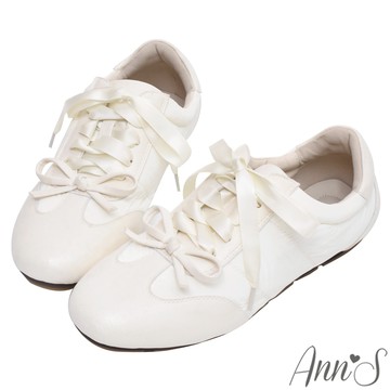 Ann’S走路像雲端第五代小白鞋 雙蝴蝶結超軟膠底德訓鞋-白