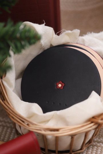 生活系列-黑色小花杯墊