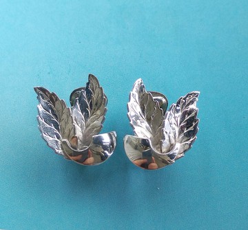 Vintage Jewelry 西洋古董飾品 ALICE 銀色調 雙葉 夾式耳環