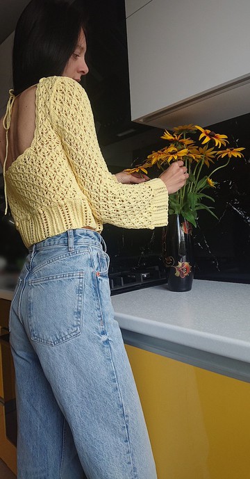 方領黃色上衣，女士蕾絲針織毛衣，搭配寬版喇叭袖