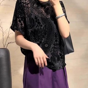 【雅韻衣櫥】高級感鏤空值絨薄款短袖t恤女夏季洋氣媽媽寬鬆休閒顯瘦上衣