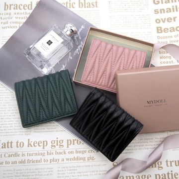 羊皮‧遇上愛‧抓皺感對折短夾錢包【W20752617】