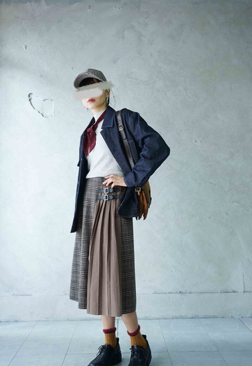 尋寶古著-學院風深咖啡色不對稱格紋百摺過膝裙