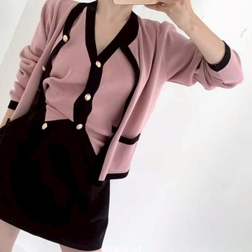 【白鳥麗子】兩件式 小香風針織排釦V領背心+撞色排釦圓領外套 店長推薦