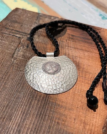 墜飾 錐目海波紋梵文古銀墜飾