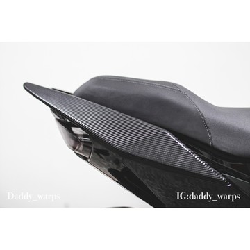 [老爸包膜店] SYM DRG 後扶手一片式卡夢保護貼(左右一對) 4D 霧面卡夢 造型 防刮 遮傷 carbon