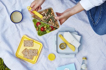 ??現貨附發票??樂扣樂扣TOGO多功能PP餐盒/正方形/餐具/1.2L/藍HPL979LBLU 黃HPL979LYE 沙拉盒 沙拉餐盒 穀物盒 穀物杯 樂活杯 樂扣保鮮盒 外帶餐盒 野餐餐盒 餅乾盒 優格盒 穀物收納盒 點心盒