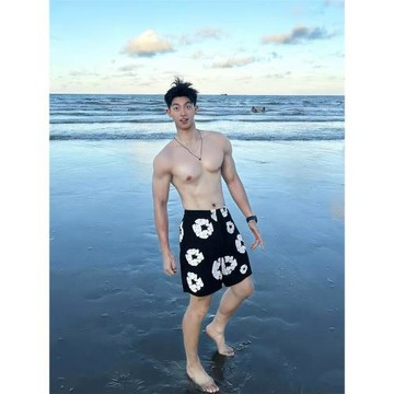26SS新款夏季海邊木棉花滿印印花速干短褲男寬松休閑時尚沙灘褲男