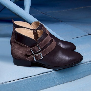 深咖啡色 全真皮拼接雙帶飾釦短靴