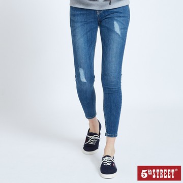 女裝 超彈力破損窄直筒褲-石洗藍(-3KG系列) (942342) 【5th STREET】【APP下單享4%回饋】 ★人氣爆款 聖誕禮物券 最高折700