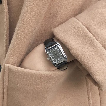 免運🔥手錶女ins風學生韓版簡約休閒大氣百搭復古文藝方形皮帶石英女表簡約 石英錶 運動錶 防水手錶 學生錶 考試手錶