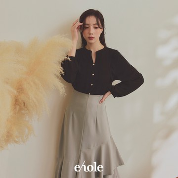 上蕾絲雙側荷葉開V雪紡襯衫-黑