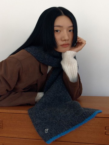 Fluffy Wool Dense Knit Muffler [Charcoal]