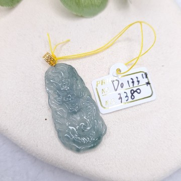 逸品軒~天然翡翠A貨-D0133-18k金扣頭瓜料冰種晴水綠龍牌墜子 長37mm寬18.1mm厚4.4mm 寓意「步步高