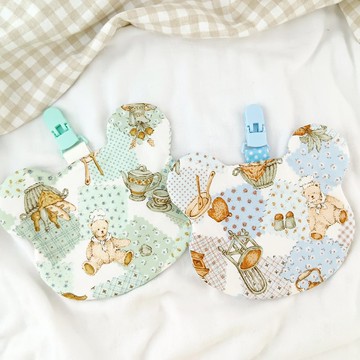 泰迪熊的鄉村廚房-2色可選。熊頭造型附夾棉布手帕  (可繡名字)