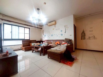 kelly∣汐止安心成家｜七堵｜名軒新天地｜四房車｜基隆市七堵區泰安路