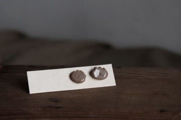 點系列 小貼耳耳環 - ying work shop。