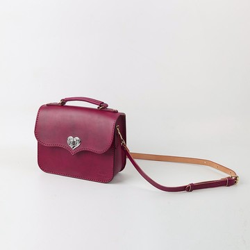【客订版】心形拧扣马鞍包