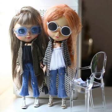 Neo Blythe 娃娃的街頭風格服裝。