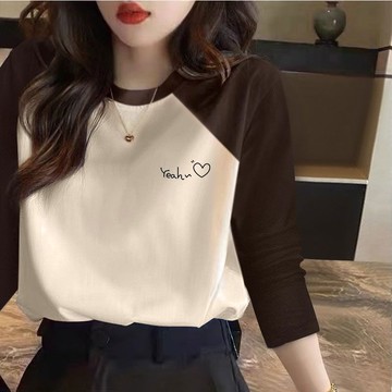 愛依依 上衣 長袖T卹 印花上衣 學院風 中大碼 M-3XL 新款拼色插肩袖設計感小眾棉寬鬆內搭打底衫上衣-9977.