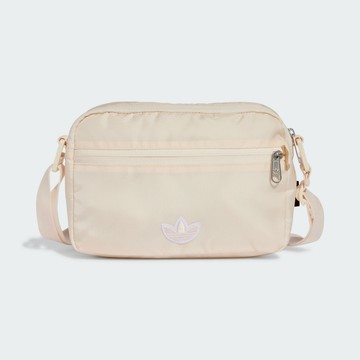 ESSENTIALS 斜背包