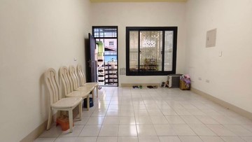 山頂國小-面寬花園-整新三套房車墅｜高雄市大寮區內厝路