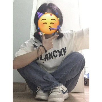 8732 人持續回籠🩶國潮牌高街oversize白色好看短袖t恤女夏季寬鬆半袖chic港味上衣SBQR