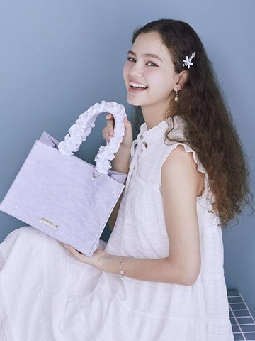 柔美淡藍荷葉邊提把方形手提袋(08001660300) - Maison de FLEUR