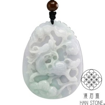 【漢石齋】天然翡翠A貨 麒麟玉佩吊墜 淺色春帶彩種(43*56*14mm)