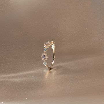 K10 花韻丹泉石海藍寶戒指