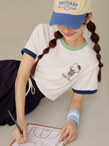 KITTY 運動會．撞色滾邊足球印花短TEE