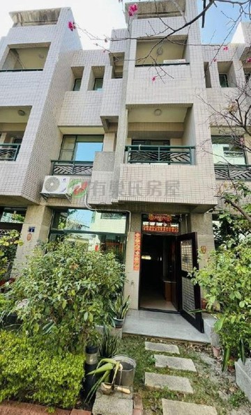 大雅市場｜學府商圈｜精華地段｜雙車別墅｜有孝親房｜台中市大雅區中清東路