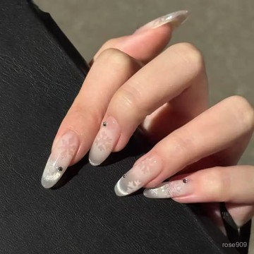 💥新年戰甲❤️手工穿戴甲新年聖誕雪花爆閃貓眼氣質碎鑽爆閃甲片高級感顯白美甲長款穿戴甲 MG7S