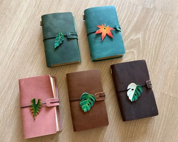 綠色皮革手帳 含葉子書籤