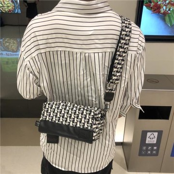 2024新款潮男單肩包 千鳥格斜挎小方包 日韓帆布斜跨拼接男女背包